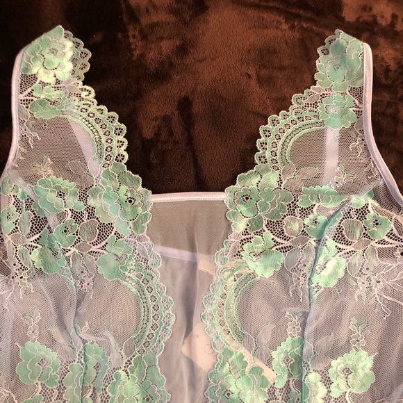 SOMA Flirtation Plunging Lace Bodysuit Teddy - Picture 8 of 8